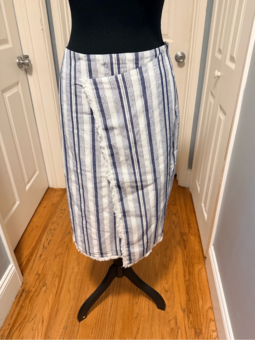 MOON RIVER Blue White Stripe Faux Wrap Asymmetrical Midi Skirt Large NWOT